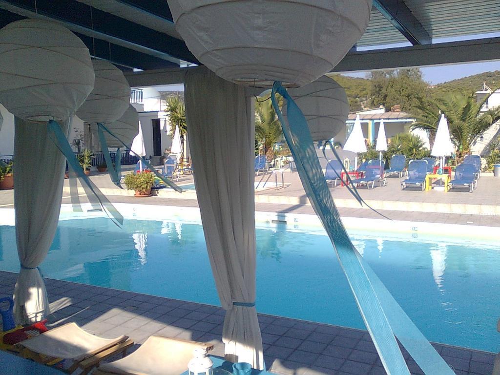 Helios Hotel Agía Marína Exterior foto